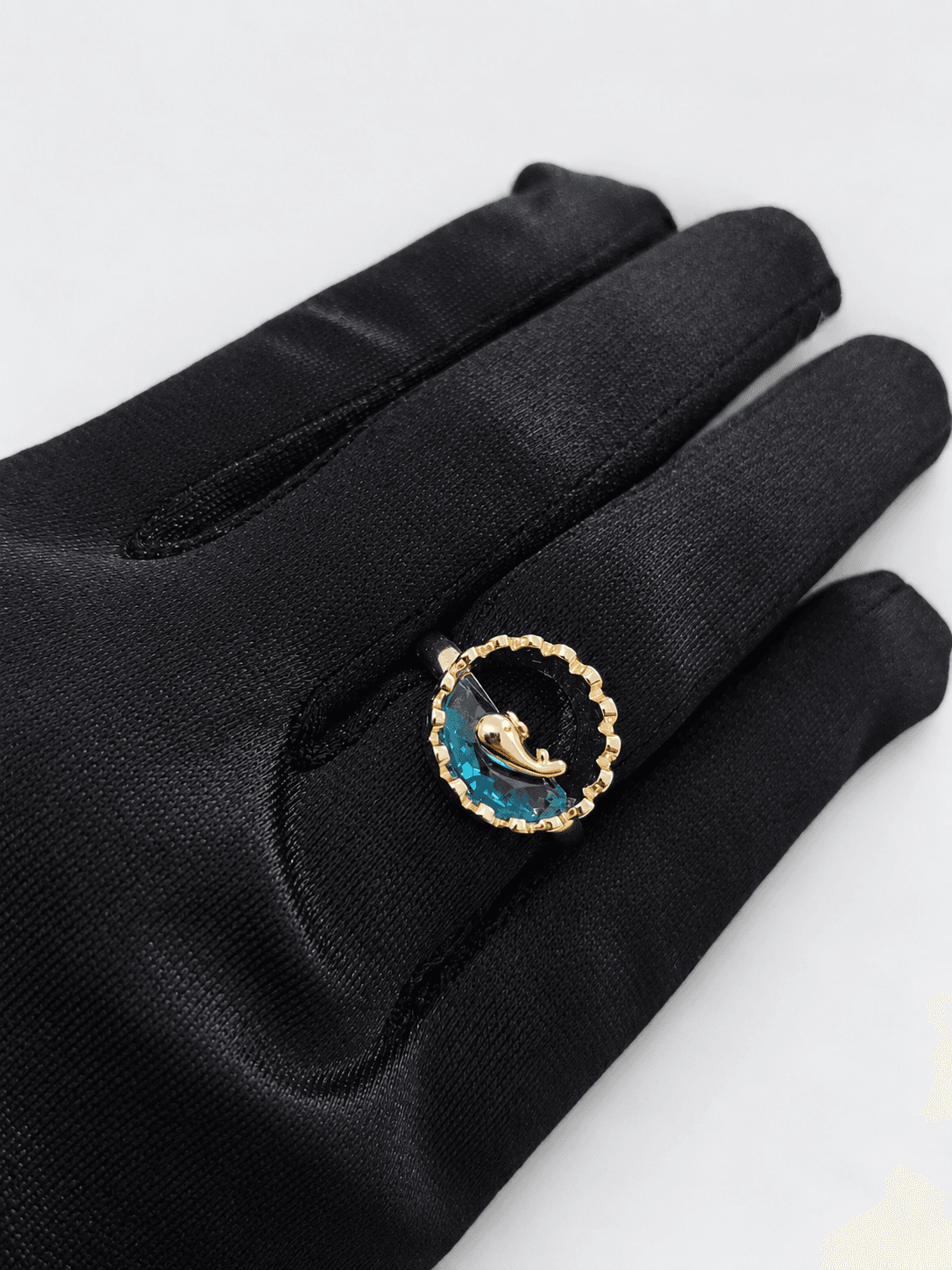 Whale in the Ocean Aquamarine Crystal Ring(Adjustable)
